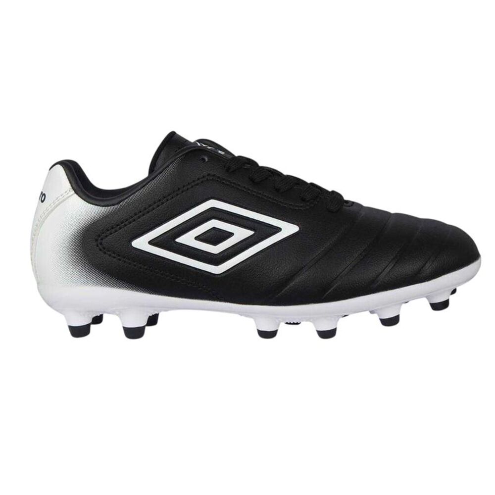Umbro Childrens/Kids Calcio Two Tone Firm Ground Football Boots / Black/White